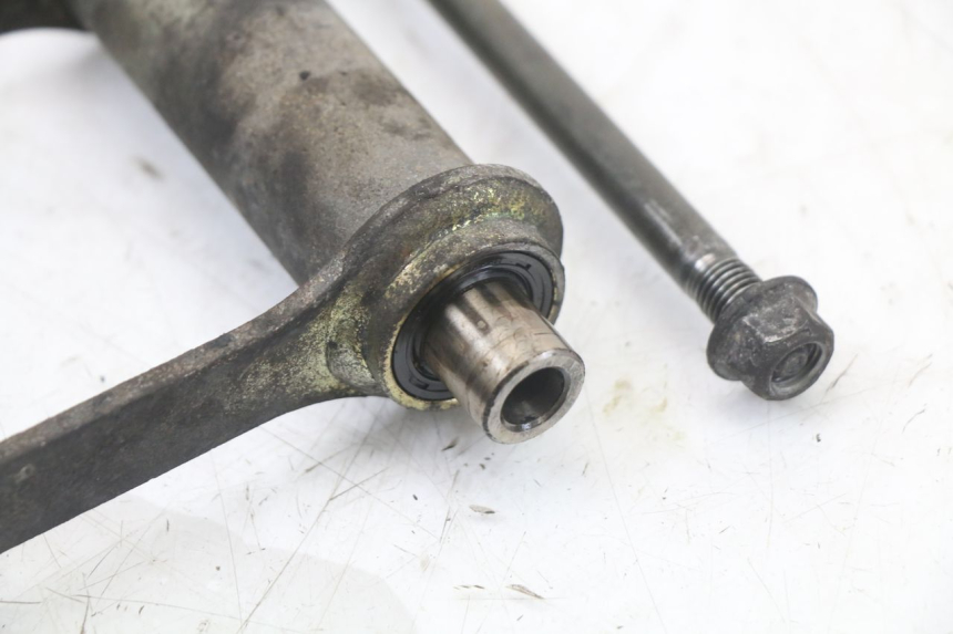 photo de BIELLETTE AMORTISSEUR HONDA CBR F 1000 (1993 - 1996) - Marquages et références