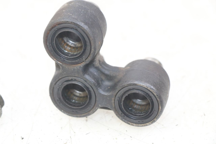 photo de BIELLETTE AMORTISSEUR YAMAHA MT ABS 125 (2014 - 2018) - Gros plan technique