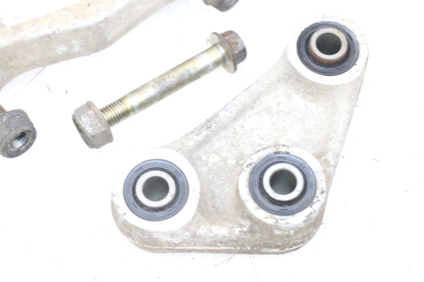 photo de BIELLETTE AMORTISSEUR HONDA NSR R 125 (1994 - 2003) - Photo complémentaire