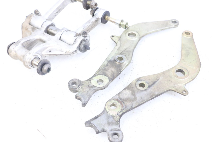 photo de BIELLETTE AMORTISSEUR TRIUMPH SPEED TRIPLE T301 900 (1994 - 1996) - Inspection visuelle