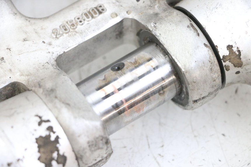 photo de BIELLETTE AMORTISSEUR TRIUMPH SPEED TRIPLE T301 900 (1994 - 1996) - Zoom état d’usage