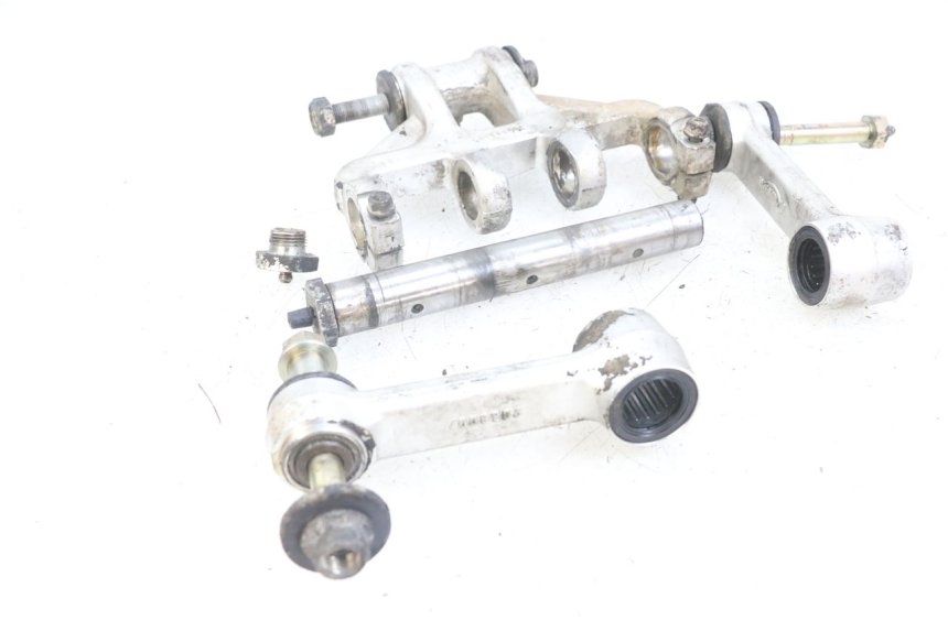 photo de BIELLETTE AMORTISSEUR TRIUMPH SPEED TRIPLE T301 900 (1994 - 1996) - Autre angle de vue