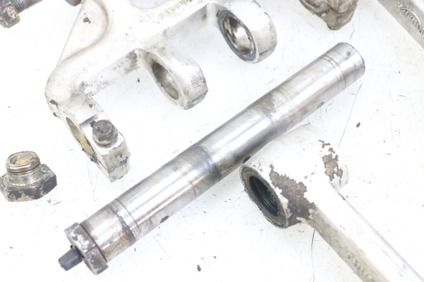 photo de BIELLETTE AMORTISSEUR TRIUMPH SPEED TRIPLE T301 900 (1994 - 1996) - Vue d’ensemble