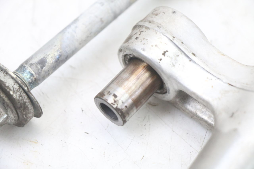 photo de BIELLETTE AMORTISSEUR SUZUKI GSF S BANDIT 600 (2000 - 2004) - État de surface