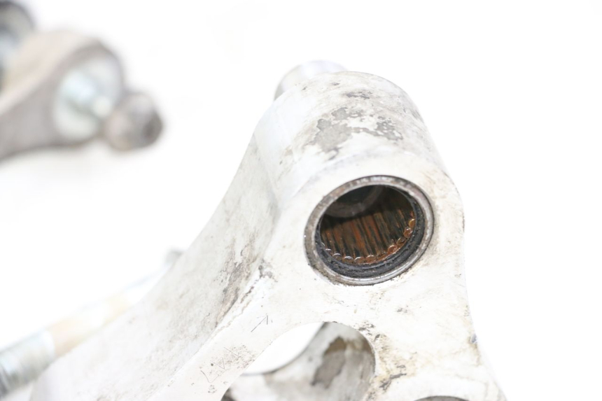 photo de BIELLETTE AMORTISSEUR SUZUKI GSR 750 (2011 - 2017) - Points de fixation