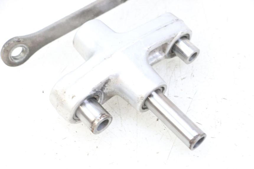 photo de BIELLETTE AMORTISSEUR SUZUKI GSX F GSXF 650 (2007 - 2015) - Détail de la pièce