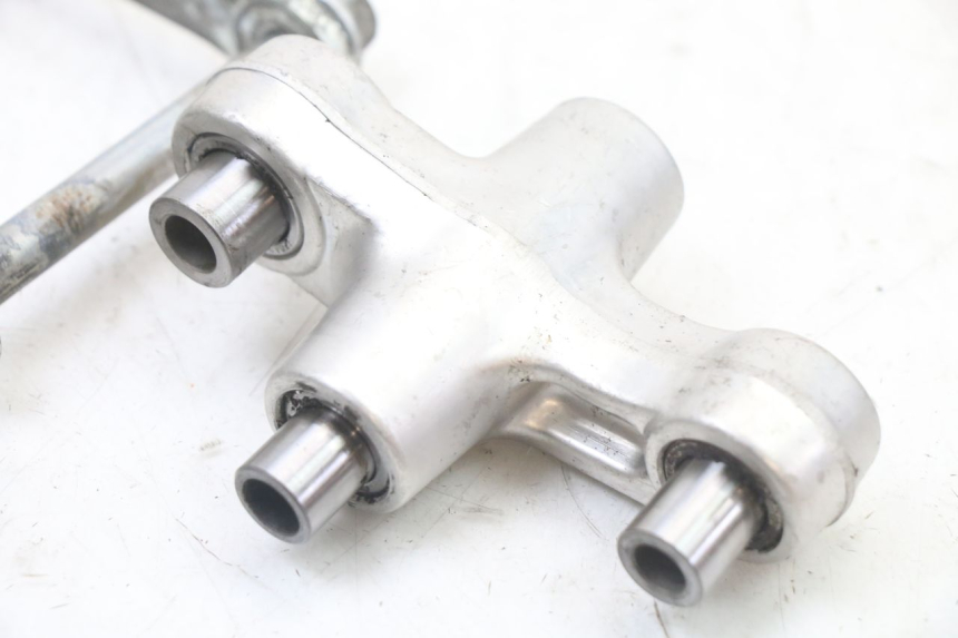 photo de BIELLETTE AMORTISSEUR SUZUKI GSX F GSXF 650 (2007 - 2015) - Gros plan technique