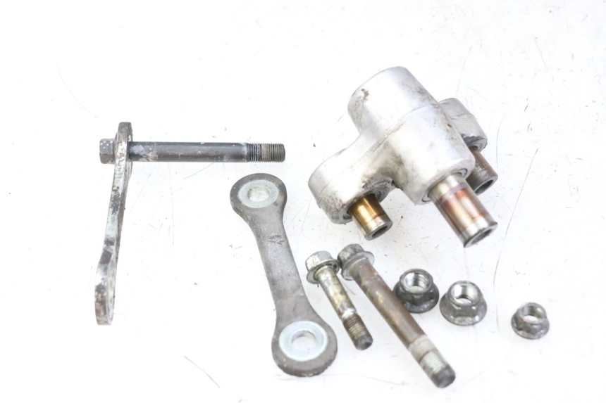 photo de BIELLETTE AMORTISSEUR SUZUKI SV S 650 (1999 - 2002) - Détail de la pièce