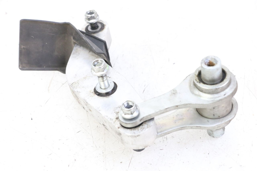 photo de BIELLETTE AMORTISSEUR YAMAHA TRACER 7 700 (2020 - 2024) - Gros plan technique