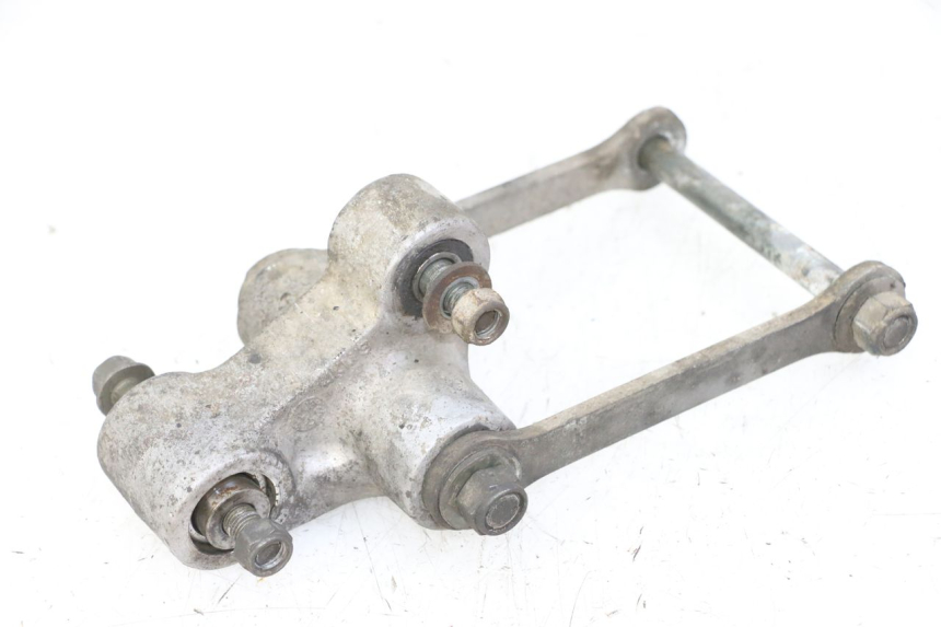 photo de BIELLETTE AMORTISSEUR YAMAHA FZS FAZER 600 (2001 - 2003) - Gros plan technique