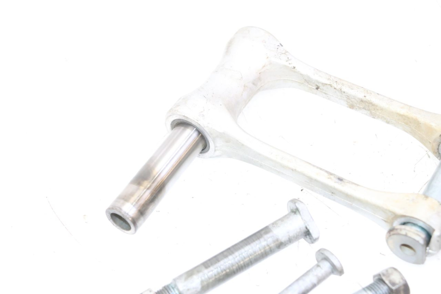 photo de BIELLETTE AMORTISSEUR YAMAHA YZF YZ-F 450 (2014 - 2016) - Gros plan technique