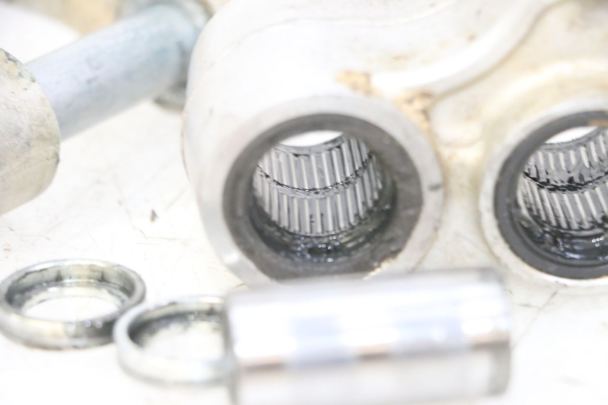 photo de BIELLETTE AMORTISSEUR YAMAHA YZF YZ-F 450 (2014 - 2016) - Marquages et références