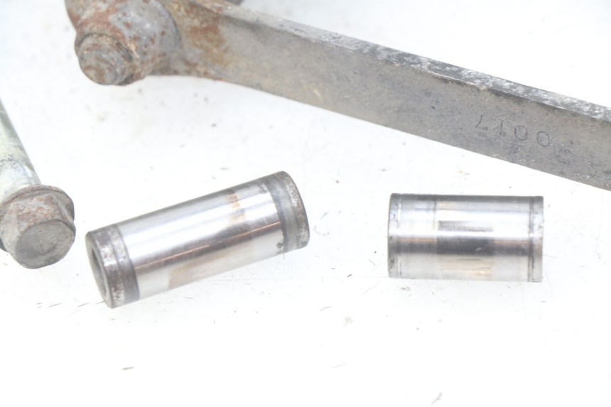 photo de BIELLETTE AMORTISSEUR KAWASAKI Z S 750 (2003 - 2006) - Vue d’ensemble