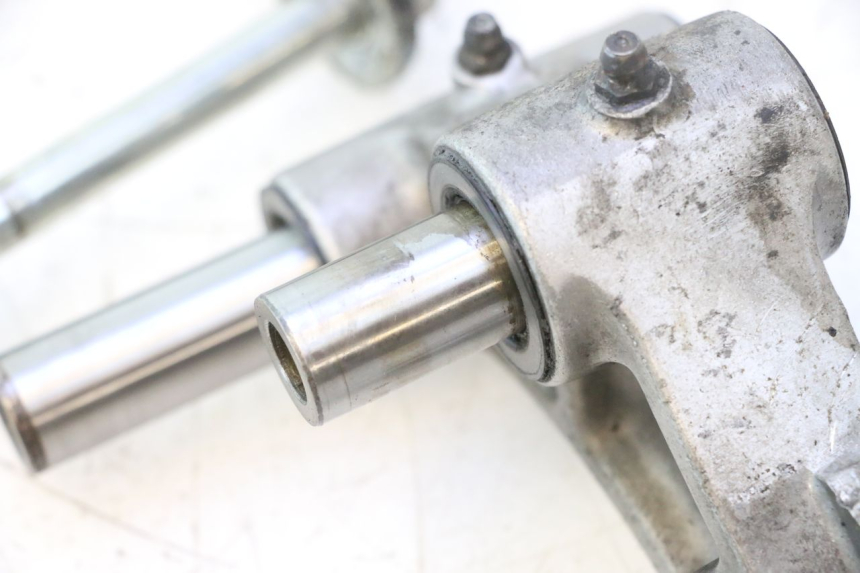 photo de BIELLETTE AMORTISSEUR KAWASAKI ZZR 600 (1995 - 2004) - Zoom état d’usage