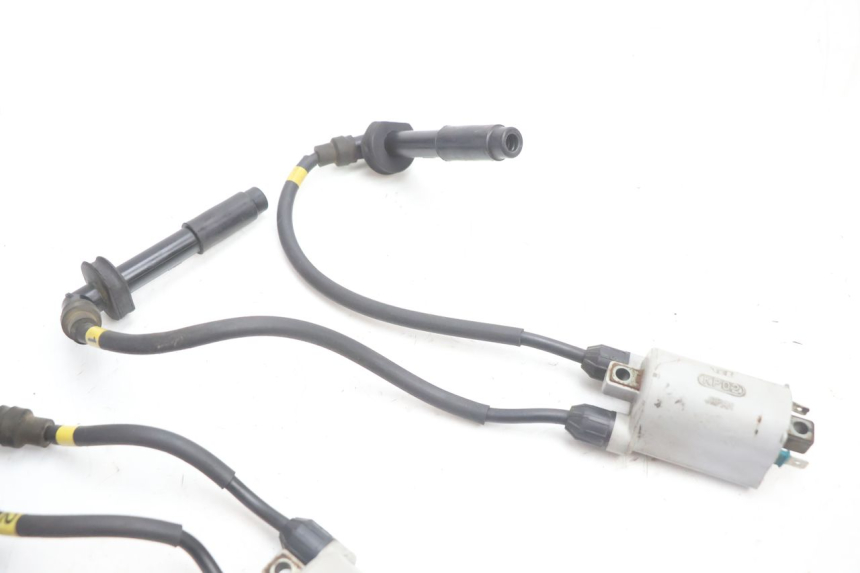photo de BOBINE KAWASAKI GPX F ZX750F 750 (1986 - 1990) - Gros plan technique