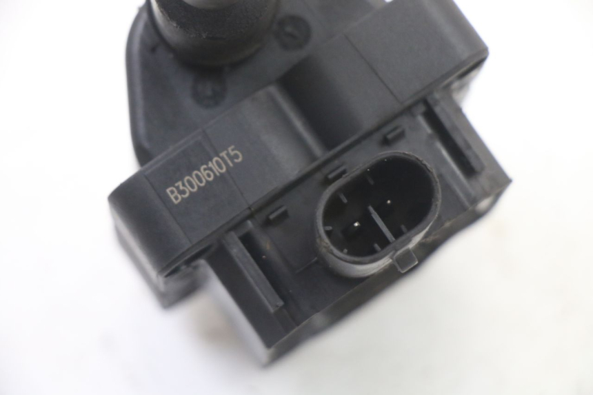 photo de BOBINE PIAGGIO MP3 LT 400 (2007 - 2012) - Points de fixation