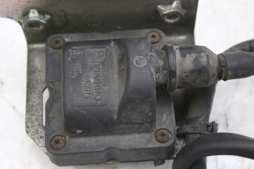 photo de BOBINE PIAGGIO MP3 RL 250 (2006 - 2010) - Autre angle de vue