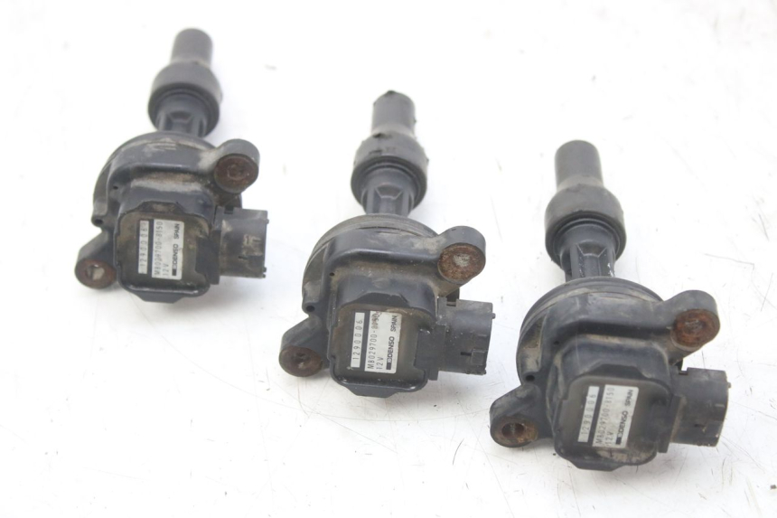 photo de BOBINE TRIUMPH SPRINT ST 955 (1999 - 2001) - Gros plan technique