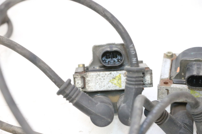 photo de BOBINE DUCATI SS IE DS CARENEE 1000 (2002 - 2006) - Gros plan technique