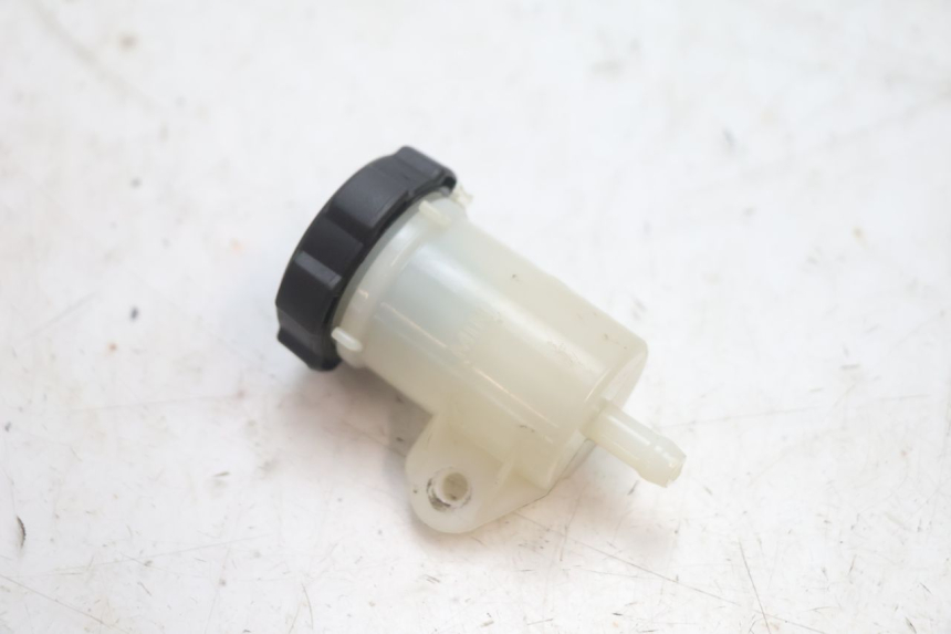 photo de BOCAL LIQUIDE FREIN PIAGGIO MP3 125 (2006 - 2014) - Vue principale