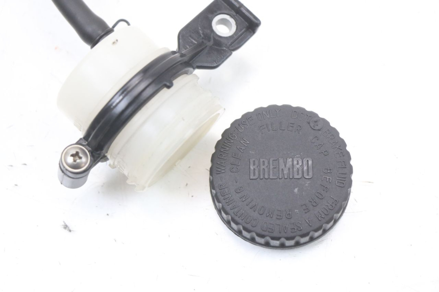 photo de BOCAL LIQUIDE FREIN MOTO GUZZI NORGE 8V GT 1200 (2011 - 2016) - Points de fixation