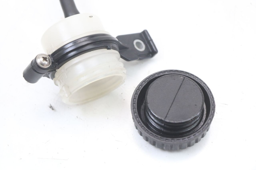 photo de BOCAL LIQUIDE FREIN MOTO GUZZI NORGE 8V GT 1200 (2011 - 2016) - État de surface