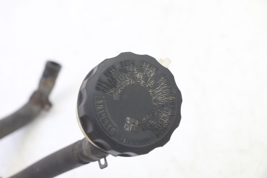 photo de BOCAL LIQUIDE FREIN TRIUMPH SPRINT 900 (1995 - 1998) - Autre angle de vue