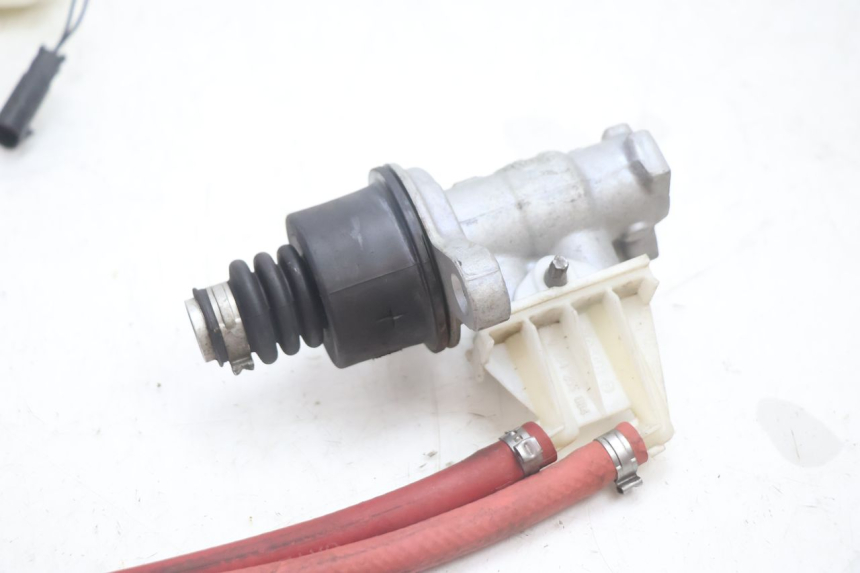 photo de BOCAL LIQUIDE FREIN CAN-AM SPYDER RS 1000 (2008 - 2012) - Points de fixation