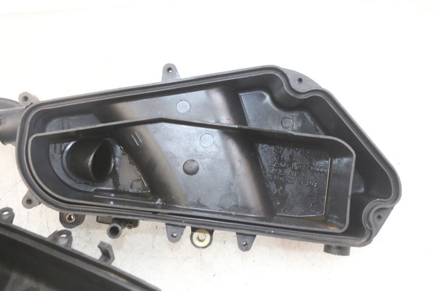 photo de BOITE A AIR KYMCO AGILITY 4T 50 (2005 - 2018) - État de surface