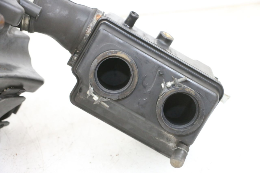 photo de BOITE A AIR SUZUKI BURGMAN 650 (2013 - 2020) - Points de fixation