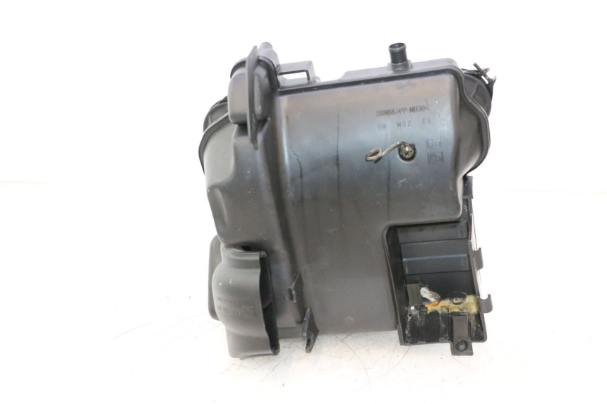 photo de BOITE A AIR HONDA CB F HORNET 600 (2005 - 2006) - Zoom état d’usage
