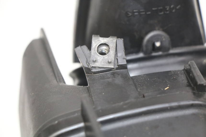 photo de BOITE A AIR HONDA CB R 1000 (2018 - 2023) - Gros plan technique