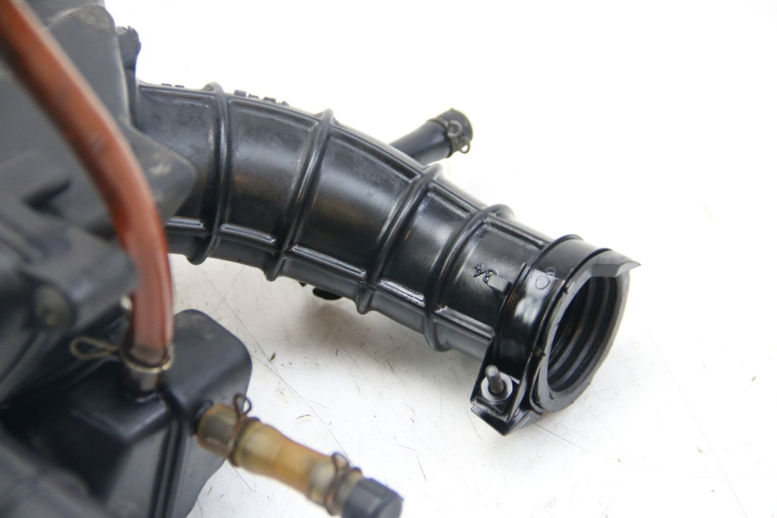 photo de BOITE A AIR KYMCO DINK STREET 125 (2009 - 2014) - Points de fixation