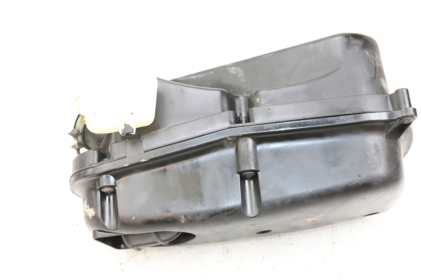 photo de BOITE A AIR HONDA FES PANTHEON 2T 125 (1998 - 2002) - Gros plan technique