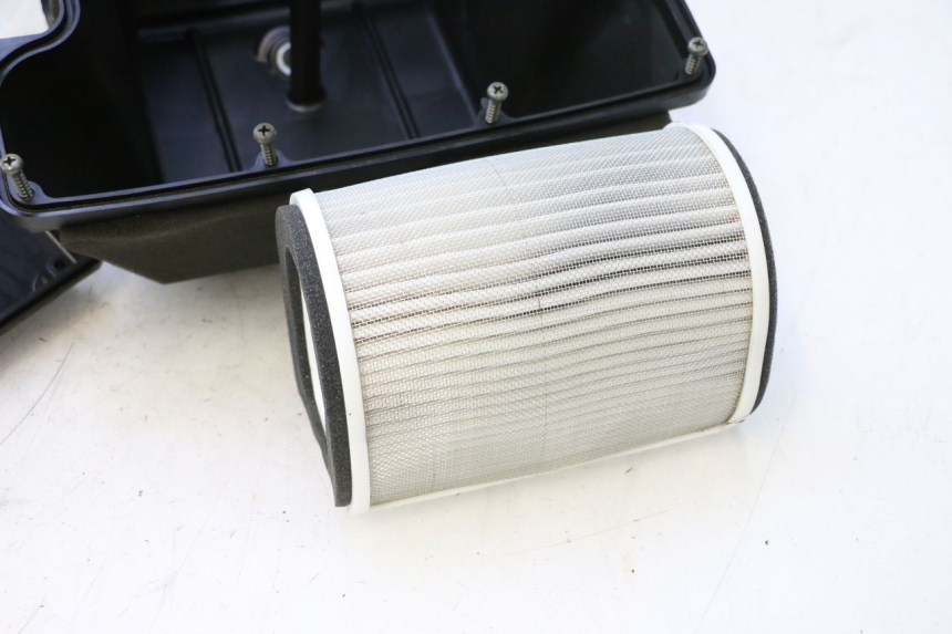 photo de BOITE A AIR YAMAHA FJR 1300 (2001 - 2005) - Zoom composants