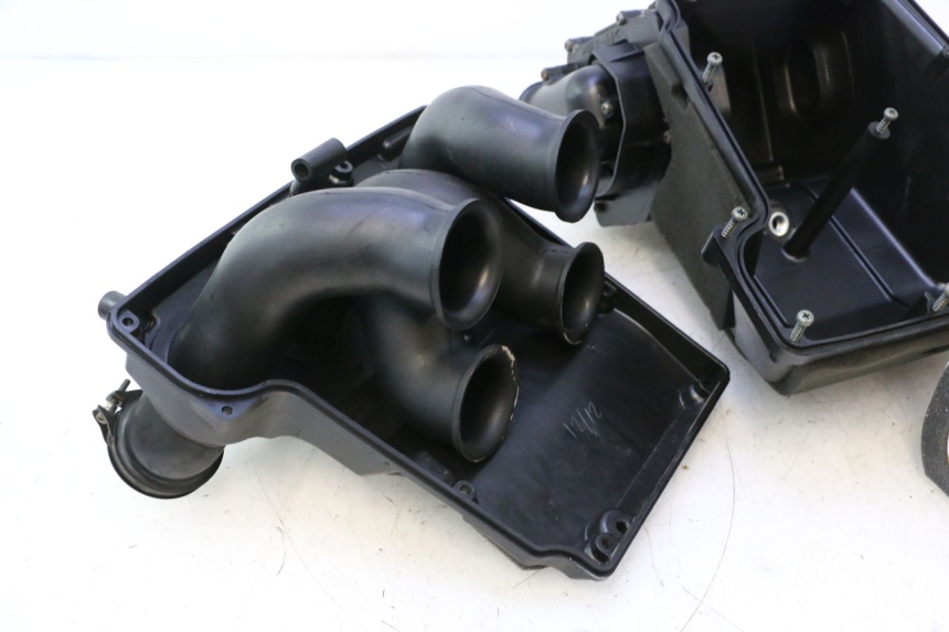 photo de BOITE A AIR YAMAHA FJR 1300 (2001 - 2005) - Marquages et références