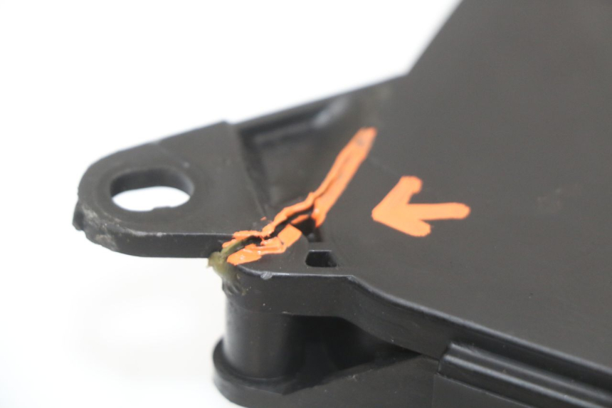 photo de BOITE A AIR HONDA FJS SILVER WING SILVERWING 400 (2005 - 2008) - Points de fixation