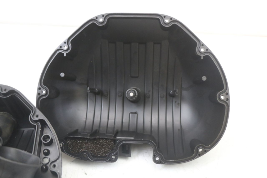 photo de BOITE A AIR SUZUKI GSR 750 (2011 - 2017) - État de surface
