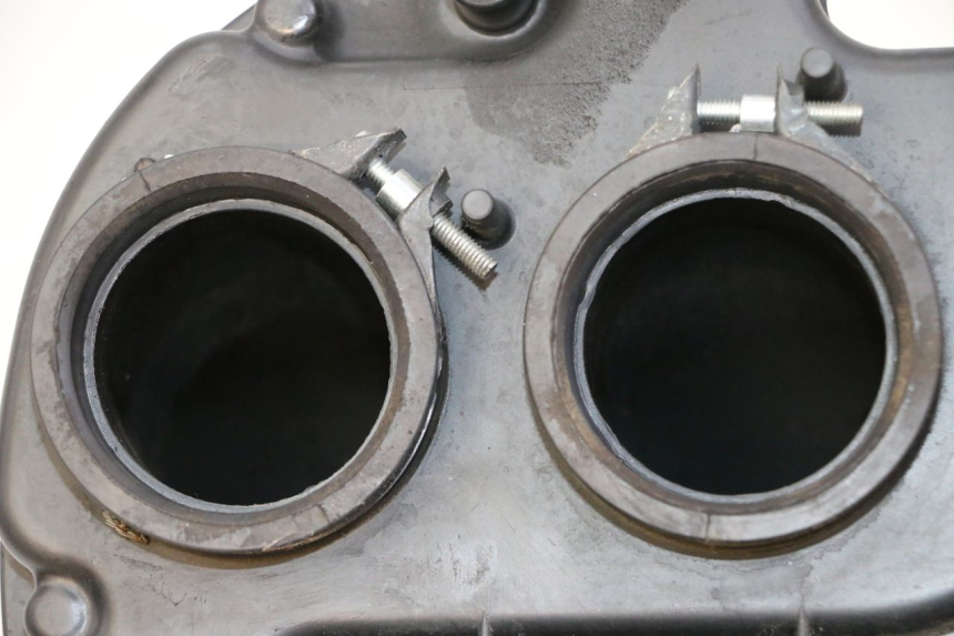 photo de BOITE A AIR SUZUKI GSR 750 (2011 - 2017) - Autre angle de vue