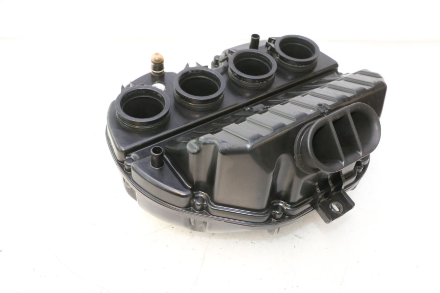 photo de BOITE A AIR SUZUKI GSR 600 (2005 - 2012) - Points de fixation