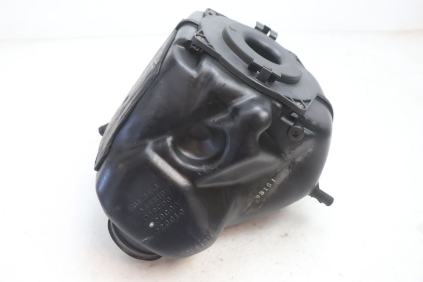 photo de BOITE A AIR SUZUKI GSX F GSXF 750 (1988 - 1998) - Gros plan technique