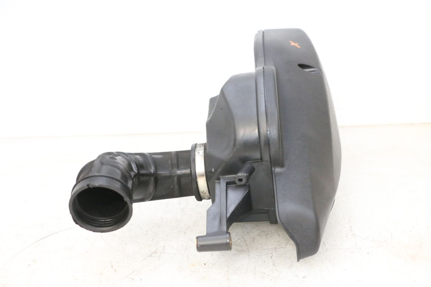 photo de BOITE A AIR PIAGGIO MP3 HPE 300 (2019 - 2026) - Gros plan technique