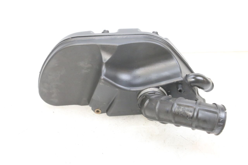 photo de BOITE A AIR PIAGGIO MP3 RL 250 (2006 - 2010) - Gros plan technique