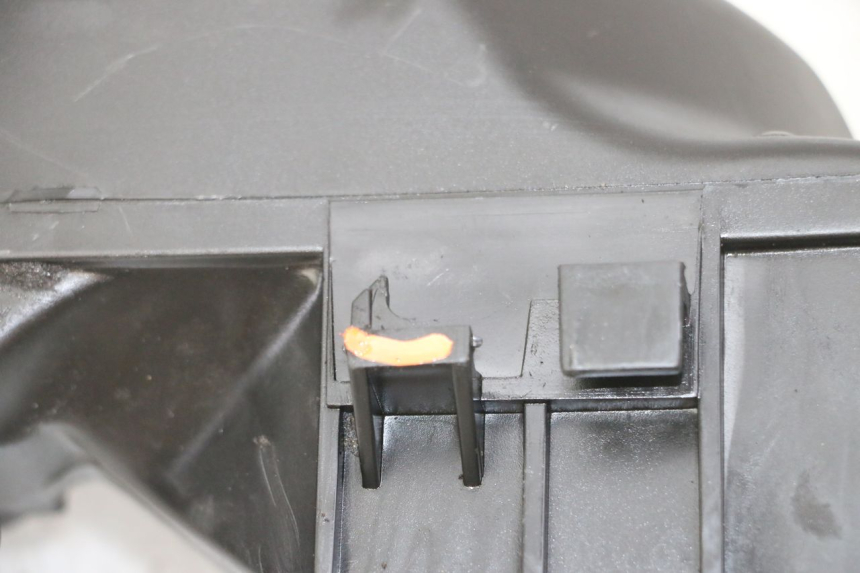 photo de BOITE A AIR PIAGGIO FLY 2T 50 (2004 - 2017) - Gros plan technique