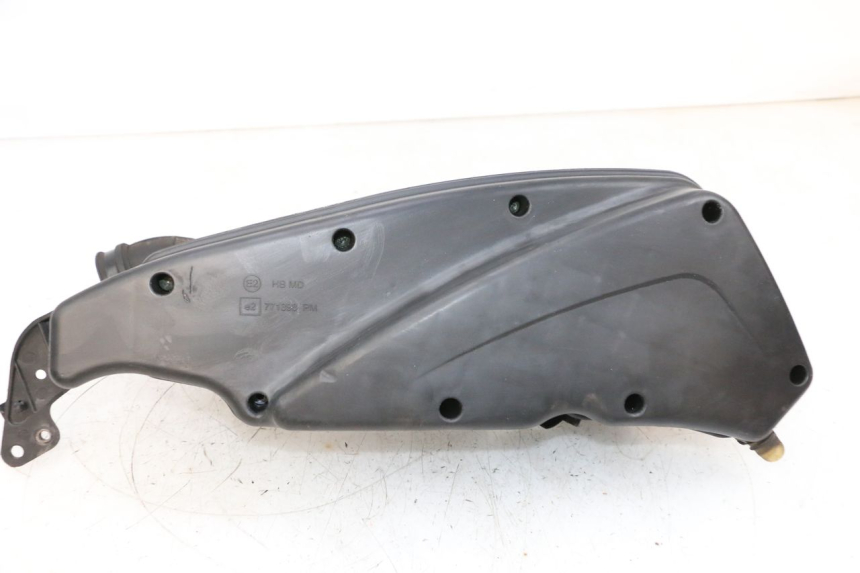 photo de BOITE A AIR PEUGEOT SATELIS 125 (2013 - 2018) - Détail de la pièce