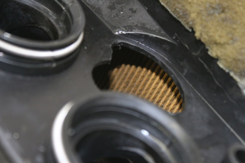 photo de BOITE A AIR TRIUMPH SPRINT ST 955 (1999 - 2001) - Points de fixation