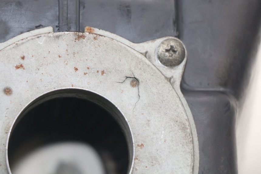 photo de BOITE A AIR SUZUKI GS F 500 (2004 - 2007) - Gros plan technique