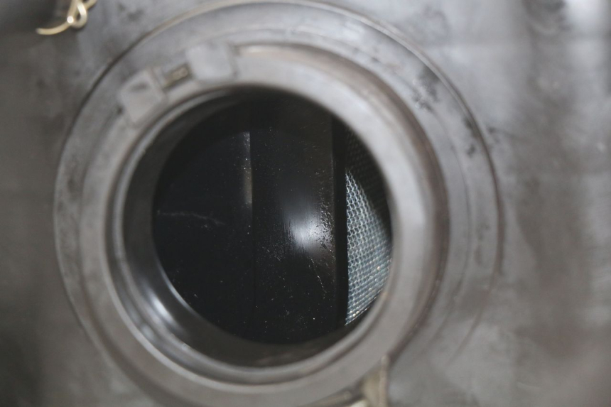 photo de BOITE A AIR SUZUKI SV N 650 (1999 - 2002) - Gros plan technique