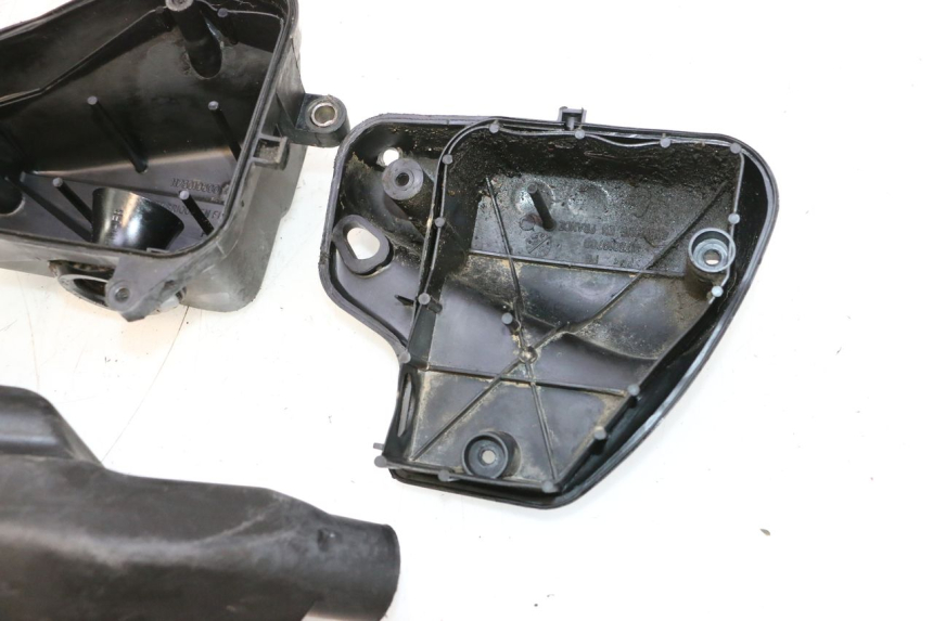 photo de BOITE A AIR PEUGEOT TREKKER 50 (1995 - 2004) - Points de fixation