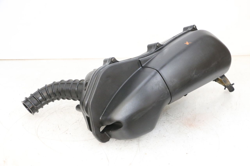 photo de BOITE A AIR YAMAHA XMAX X-MAX 125 (2006 - 2009) - Points de fixation